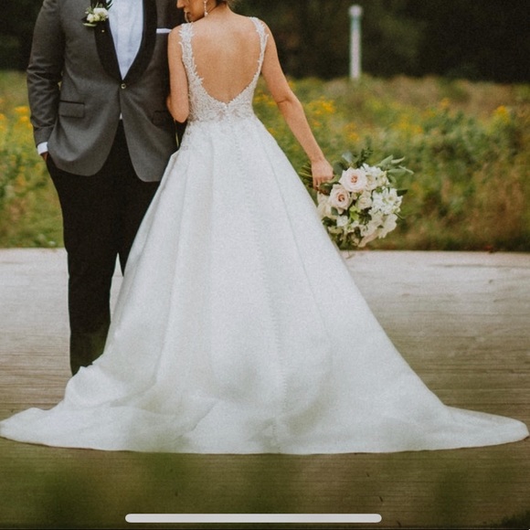 Pronovias Virgo Bridal Dress - Picture 8 of 8